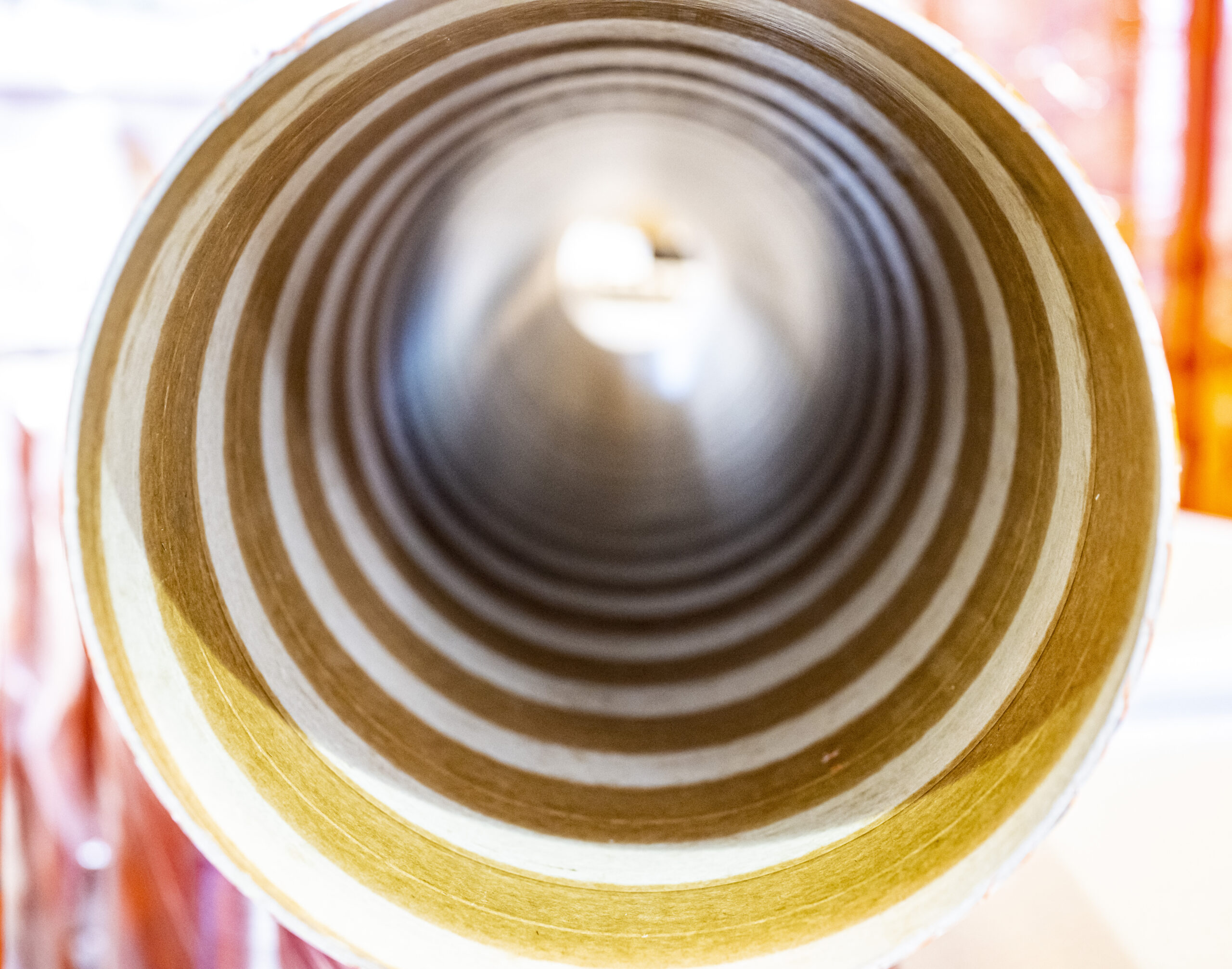 Spécifications détaillées d’un tube pour la construction, montrant la taille, le matériau et la durabilité • Solidus