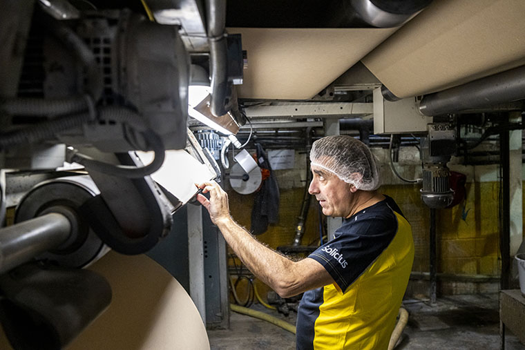 Technisch operator Laminator Solidus