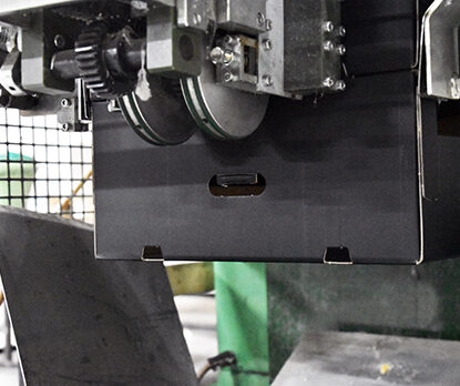 Automatic erecting of solid board trays • Solidus